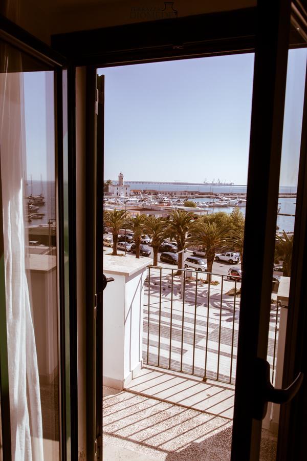 Terrazza Diomede- Manfredi Homes & Villas マンフレドーニア エクステリア 写真